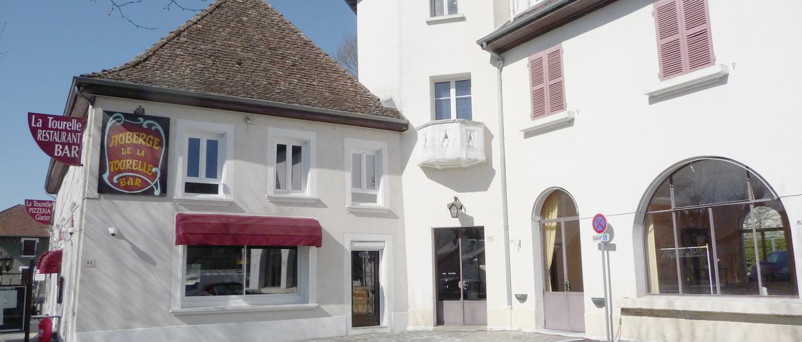 Restaurant Le Relais De La Tourelle - Entrée et Parking